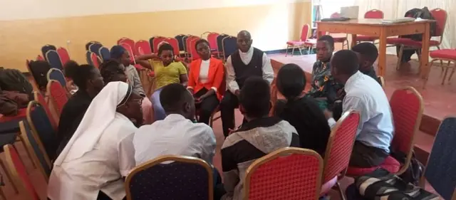 Encuentro de estudiantes en Kigali (2)