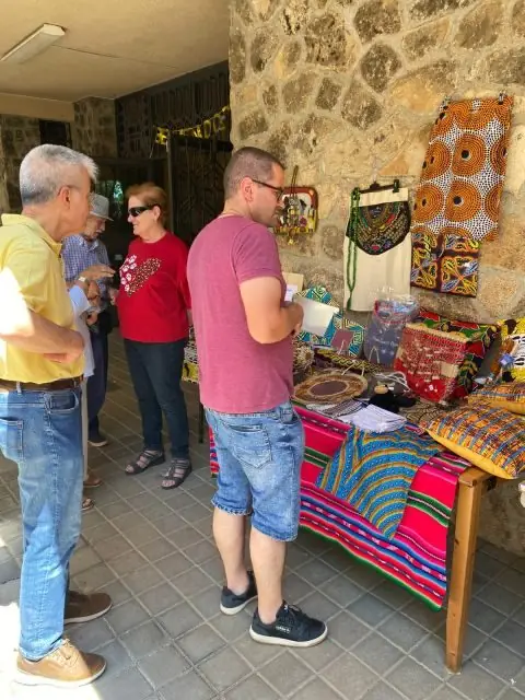 Mercadillo solidario de junio de 2025 (7)