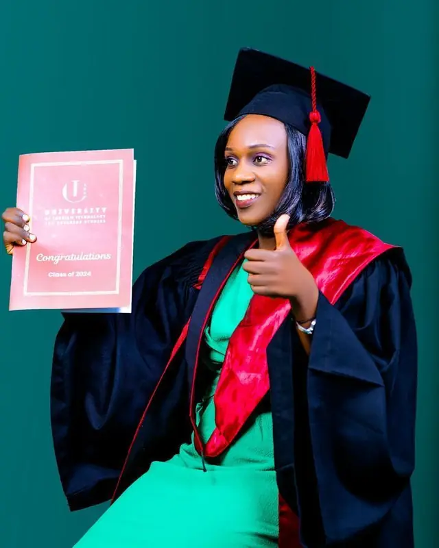 Christine, Estudiante becada/o