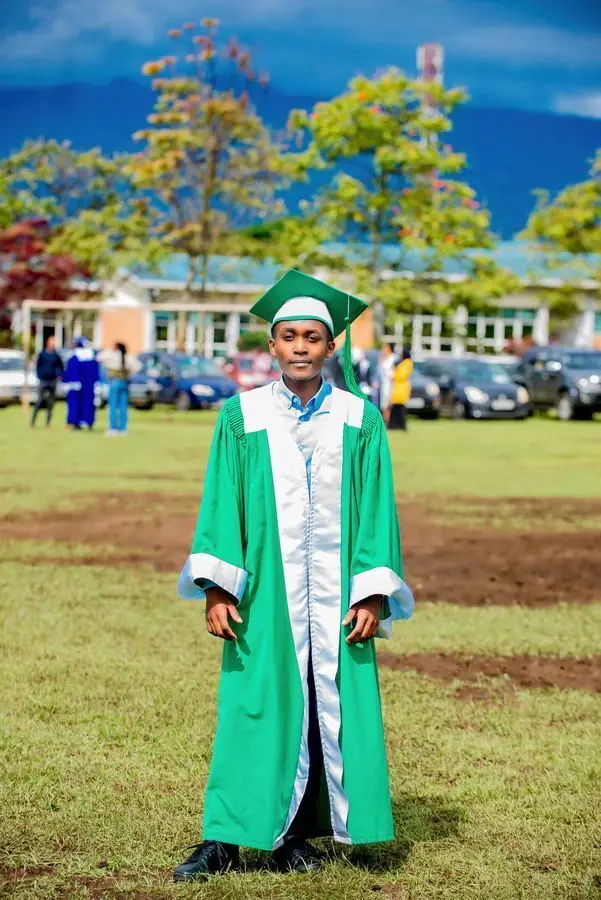 Jean de Dieu Muhire, Estudiante becada/o
