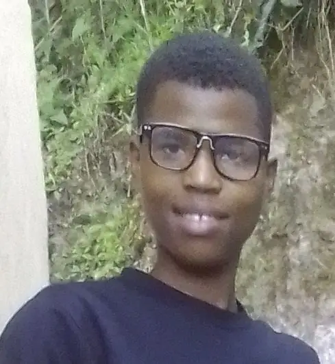 Marie-Rose Uwimana, Estudiante becada/o